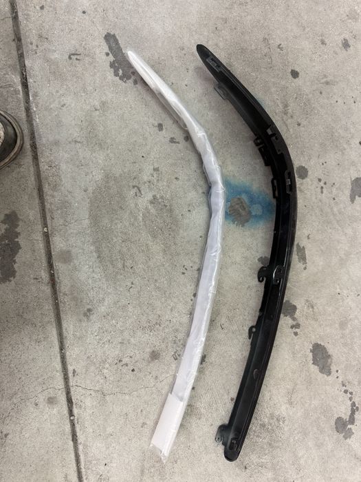 Friso Para-choques Frente Esquerdo Cromado Mercedes W211