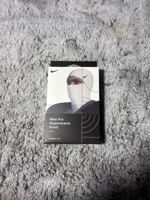 biala kominiarka nike hyperwarm