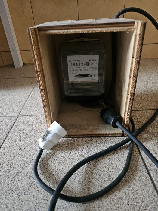 Pod LICZNIK budowlany 230v