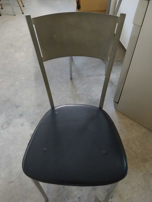 4 Cadeiras de Cozinha praticamente novas
