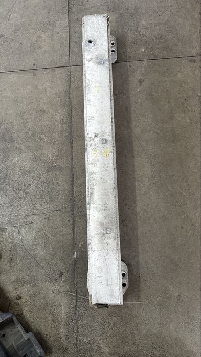 Reforço do para-choque da frente peugeot  308 1.6 gasolina limousine