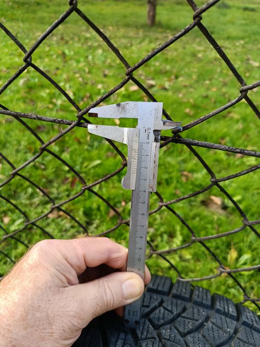 Sprzedam dwie opony zimowe Firestone