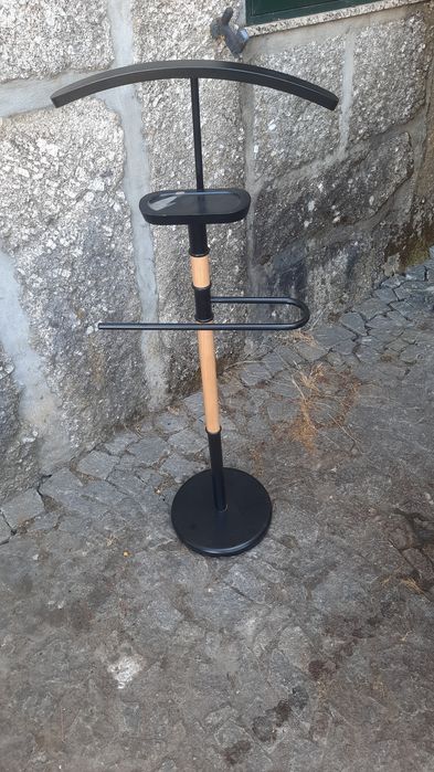 Cabideiro de pé, cabide.