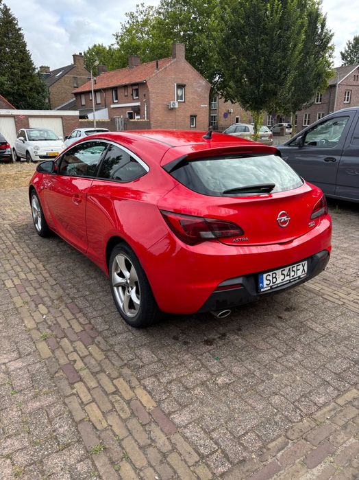 Opel Astra J GTC 1.6 - 180 KM / Bogata Wersja