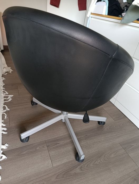 Cadeirão IKEA usado, preto