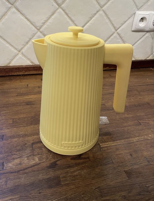 Żółty czajnik - 3100 W, 1.7l