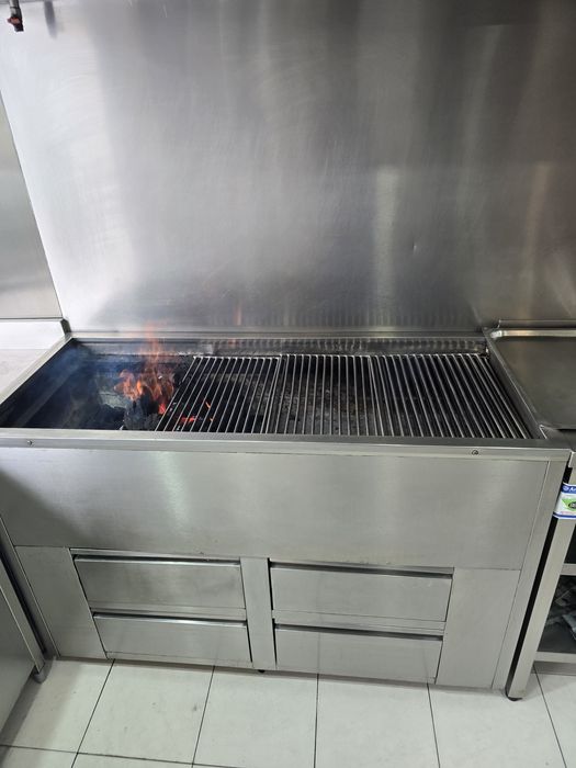 Hotte e churrasqueira