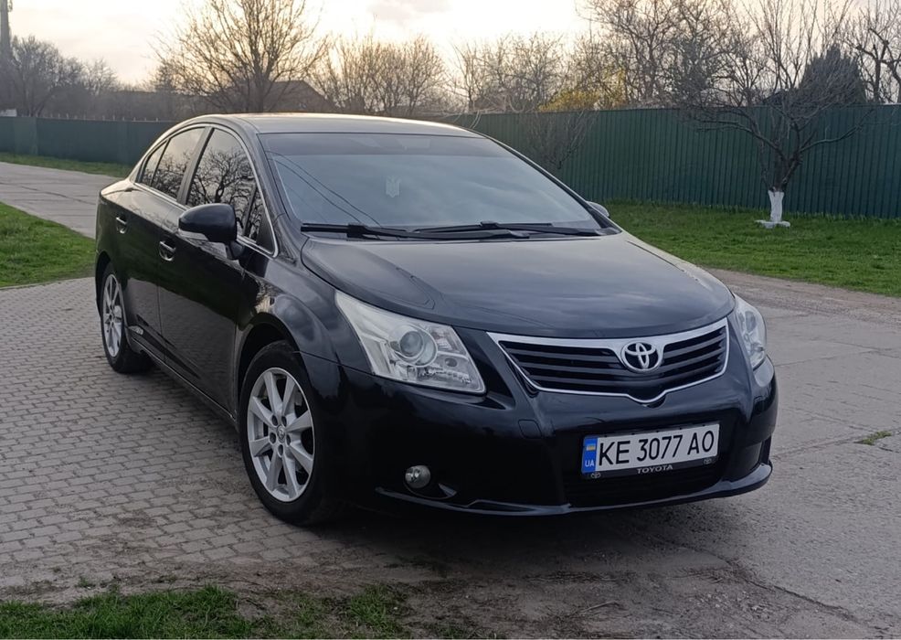 Tayota avensis 2011