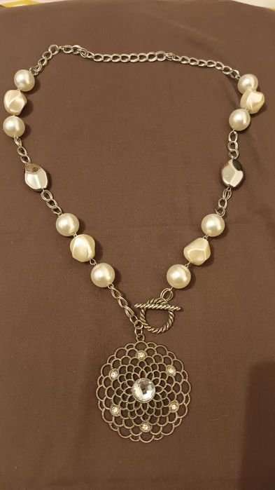 Colar prateado e com pingente64751076798593121