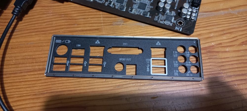 Placa ASUS + disco + processador i3 + memoria para Gamming ou trabalho