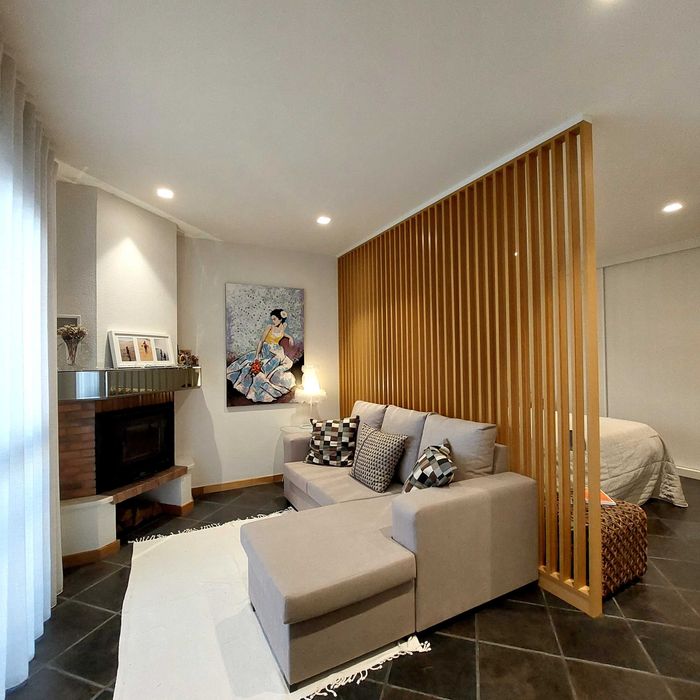 Moradia Geminada T4/T5 · 240 m² · 3 Pisos · Piscina · Garagem 2 carros