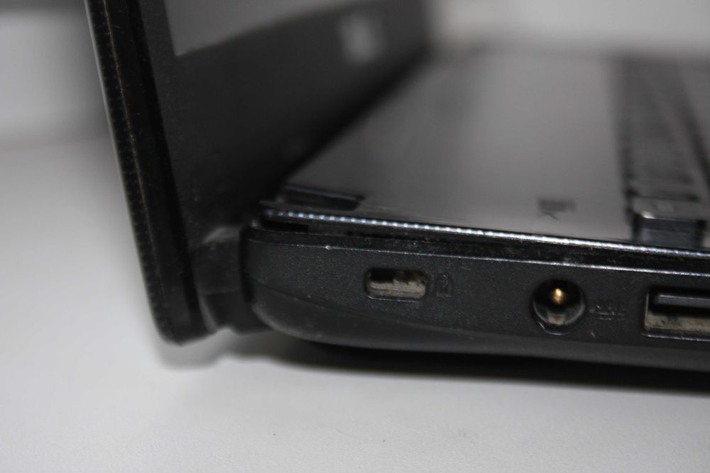 Ноутбук ASUS  15G29N005501.  OП - 4 ГБ.