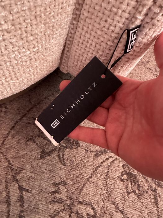 Продам вращающееся кресло новое Eichholtz модель Amanda.