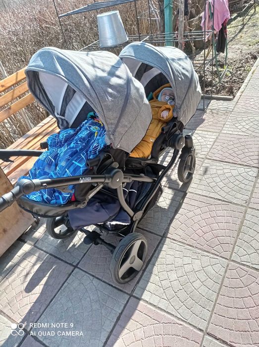 Дитяча подвійна коляска