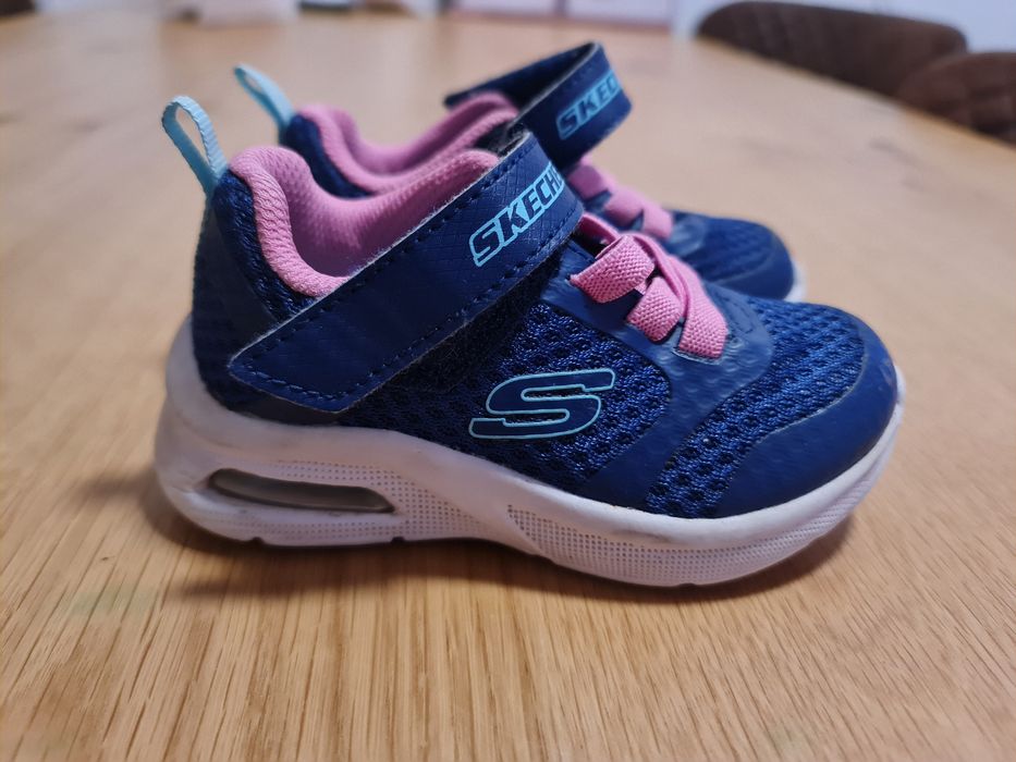 Ténis Skechers menina
