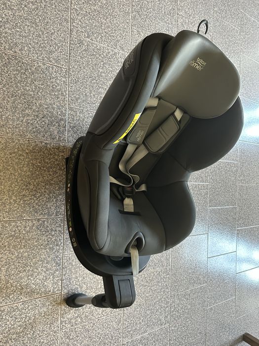 Cadeira Auto Britax Römert Dualfix² R - Isofix (0-18 kg / 0-4 anos)