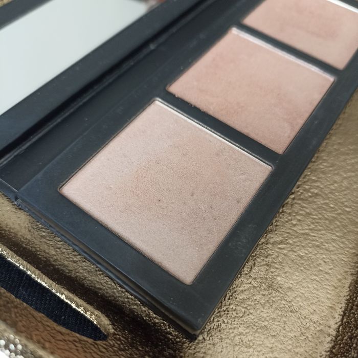 MAC Hyper Real Glow Palette Flash + Awe rozświetlacz