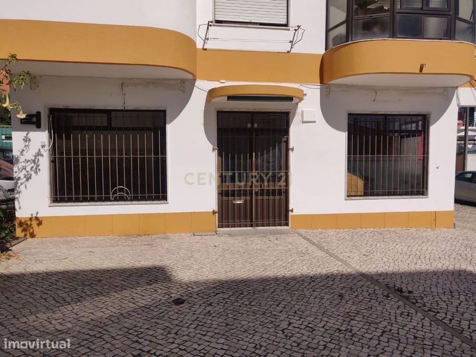 Loja com esplanada à Venda em Zona Central da Quinta do Conde