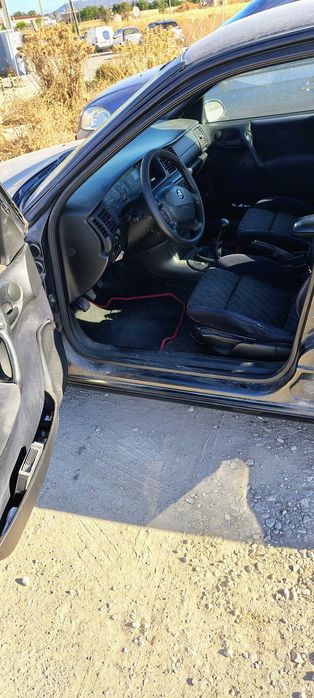 Opel Vectra B 1.7TD com avaria