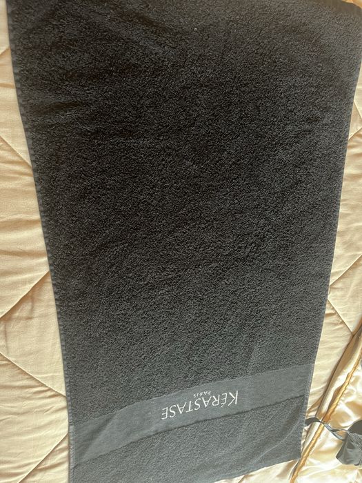 Toalhas kerastase 5€ cada