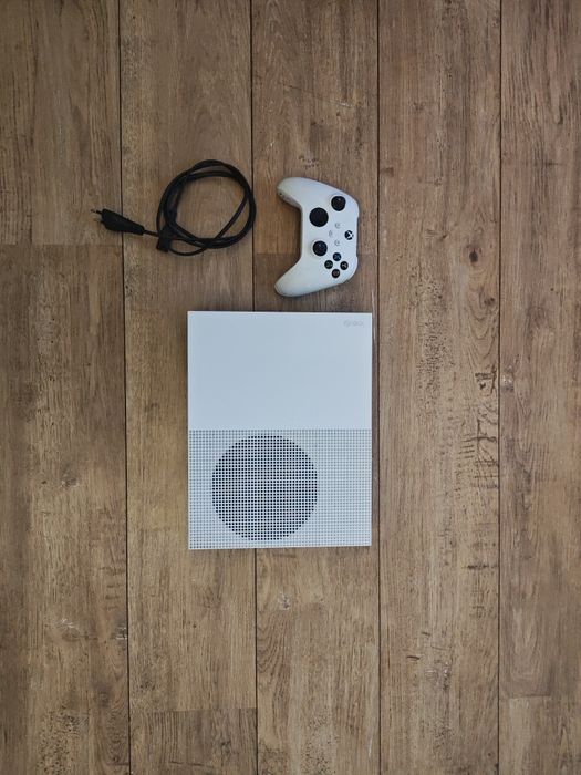 Xbox One S ! Wersja z napędem! Sprzedam !