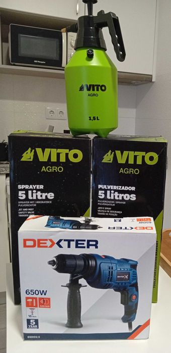 Furadeira 650W, 2 Pulverizadores de 5L, 1 pulverizador de 1,5L.NOVOS SEM USO