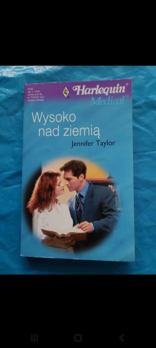 Książka romans WYSOKO NAD ZIEMIĄ 2002 rok