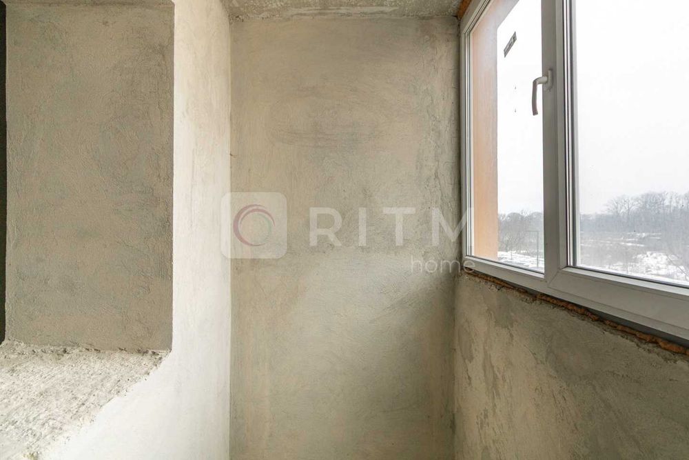 Продається 2-кімнатна квартира площею 73 м² на 1 поверсі.