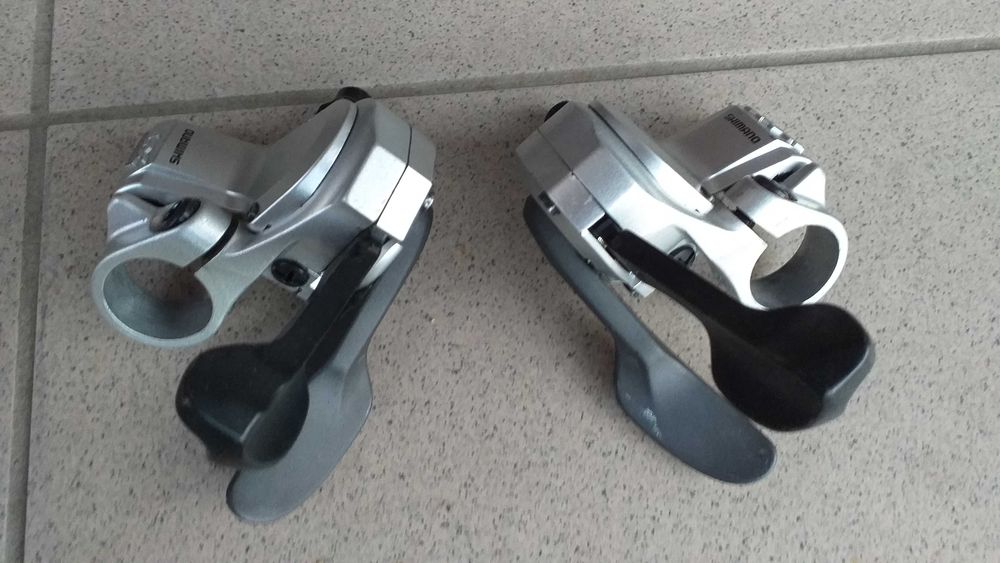 Manetki SHIMANO Deore XT SL-M760 3x9 srebrne super stan.