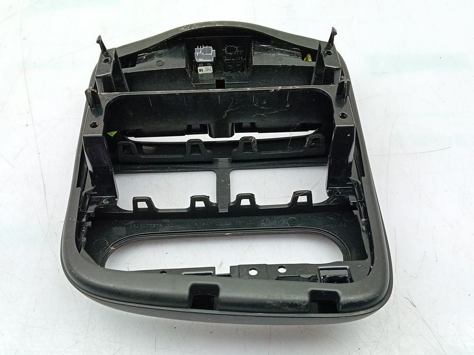 Moldura da consola central / rádio / aro RENAULT Clio IV (BH_)