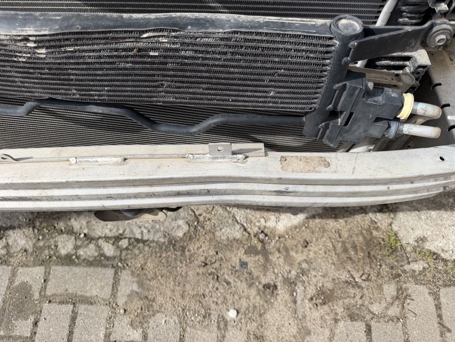 Chrysler pacifica 18r przednia belka