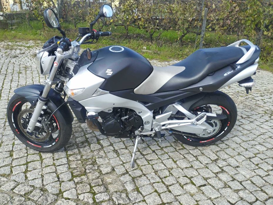 vendo suzuki gsr 600