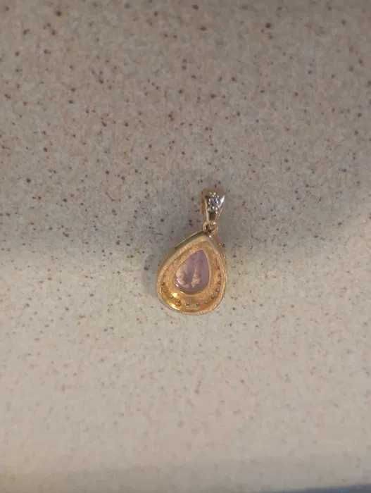 à venda: pingente de Kunzita Pera Halo de Moissanita em Ouro Rosa 14 kt com 22 pedras brilhantes.