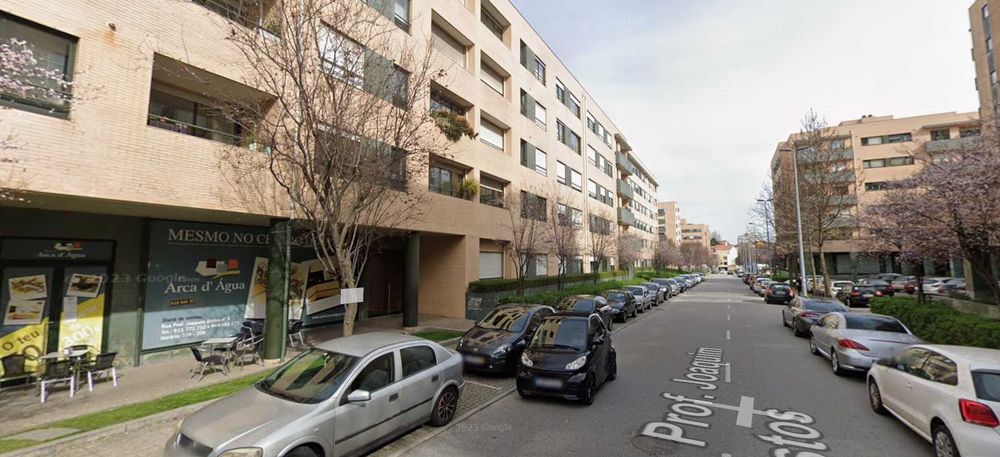 Loja / Escritório / Fração - 53m2 (licença para comércio / serviços em Paranhos - Porto ( Junto LIDL )