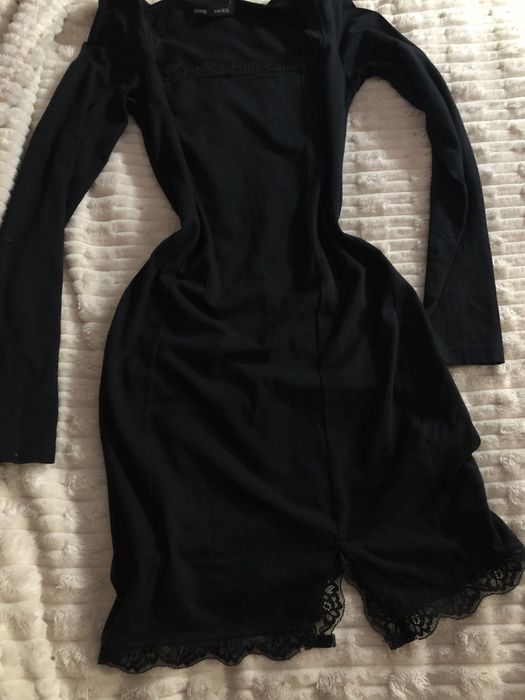 платье с кружевом