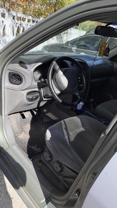 Продам машину                        Hyundai Santa FE 2003