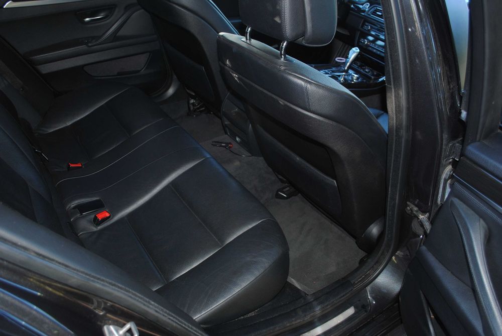 Sprzedam bardzo zadbane BMW 5  2L diesel skóry