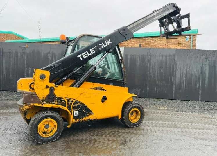 Телескопічний навантажувач JCB TLT 35D 4X4 + відео роботи