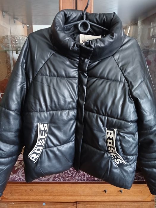 Продам недорого куртки зима,весна