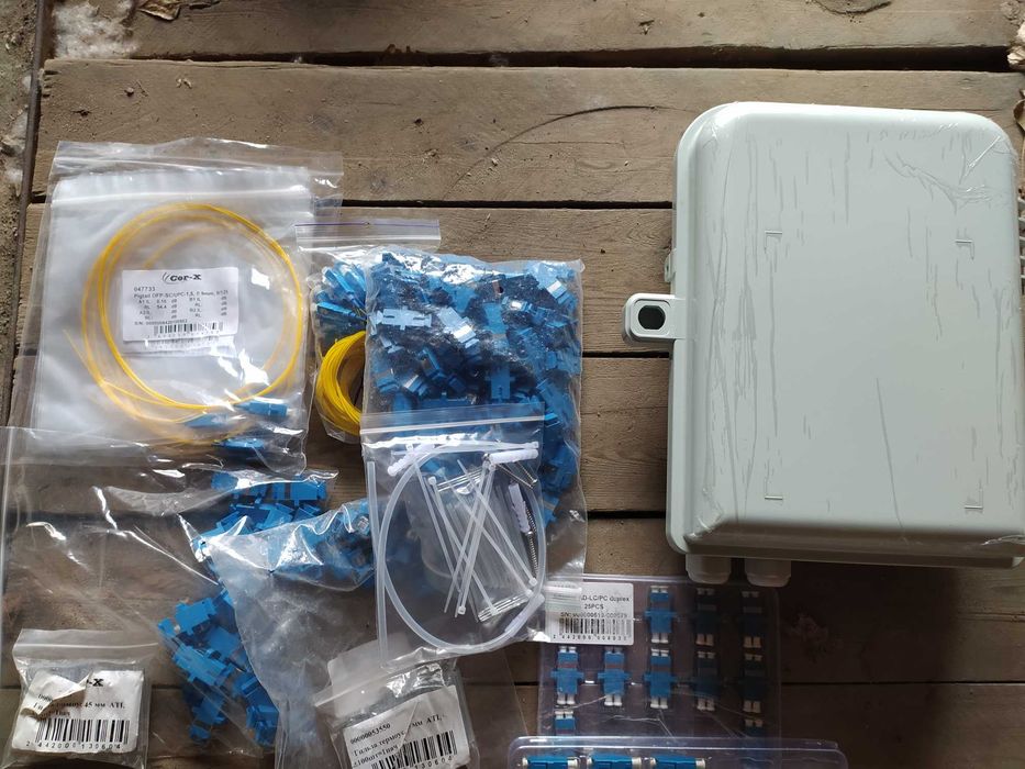 Продам недорого  патчкорды, делитель 1х16, пигтейлы, адаптеры.