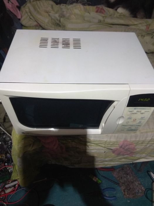 Доставка. Рабочая микроволновка LG