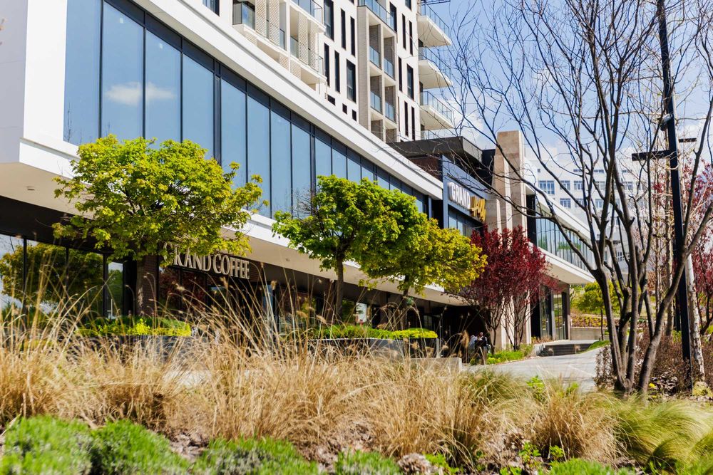 Квартира 33 м² з панорамним заскленням та підземним паркінгом