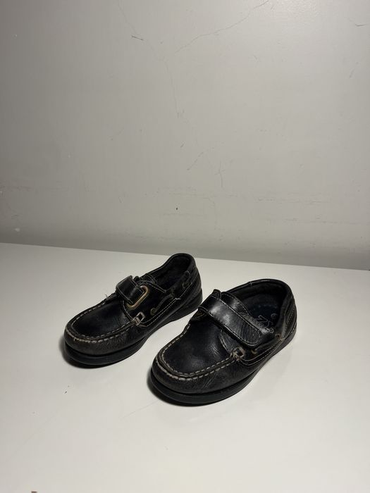 sapatos pretos zippy