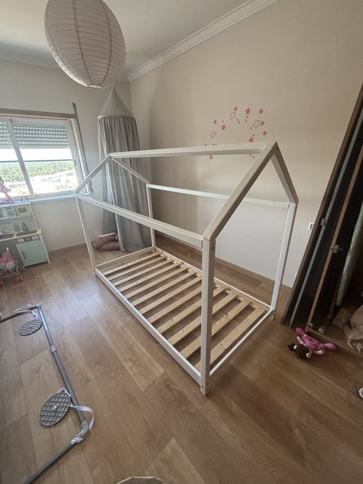 Cama montessoriana