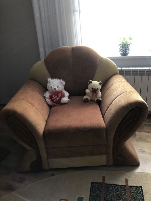 Диван і два крісла