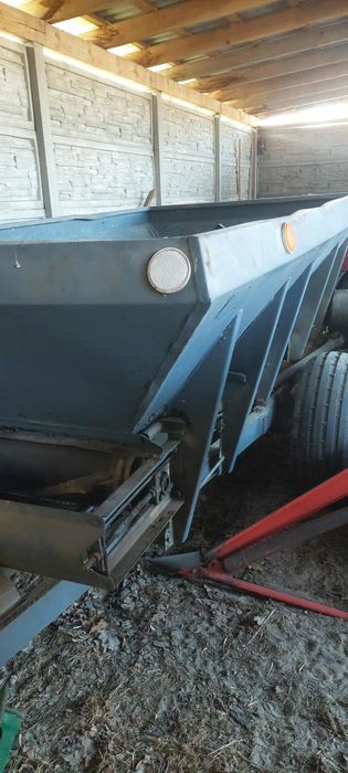 Sprzedam rozsiewacz do wapna