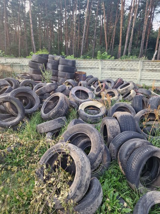 Стара резина/покришки/шини/колеса
