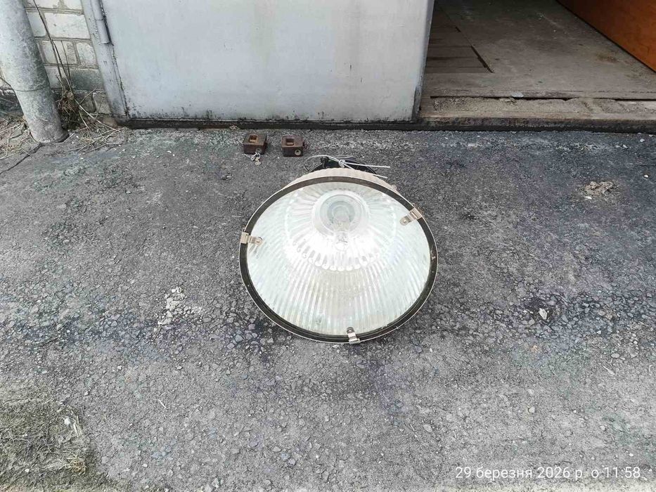 Вуличний ліхтар великий