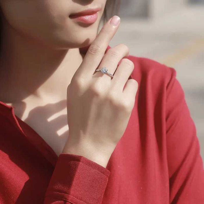 Серебряное кольцо 925 пробы с фианитом Swarovski! Скидка -70%