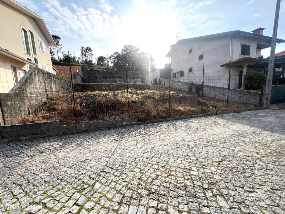 Land Plot for Sale in Fornelo and Vairão, Vila do Conde
